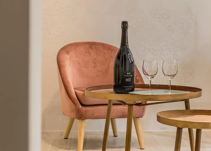 Domus Color ゲストハウス 3*