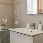 Domus Color Πανσιόν