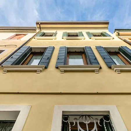 Domus Color Πανσιόν 3*