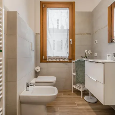 Domus Color بيت ضيافة بادوفا