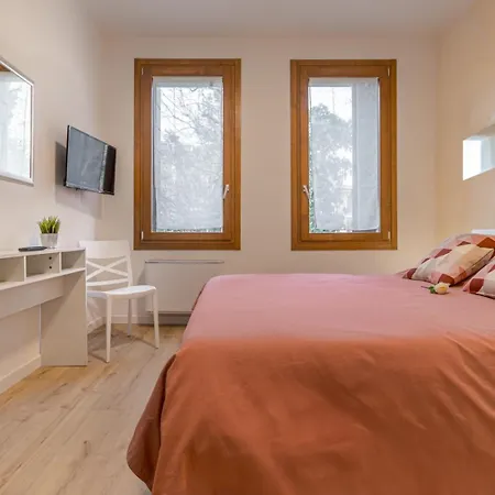 ゲストハウス Domus Color パドヴァ