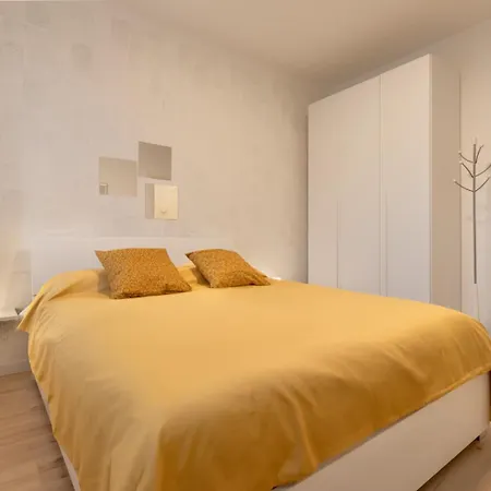 Domus Color ゲストハウス 3*