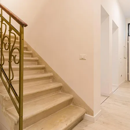 Domus Color ゲストハウス 3*